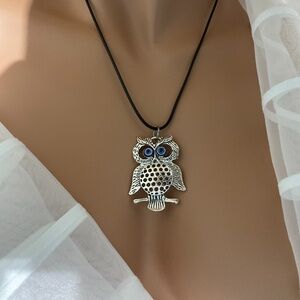 Stunning Owl Pendant Necklace Silver Tone Leather Cord Evil Eyes Beautiful